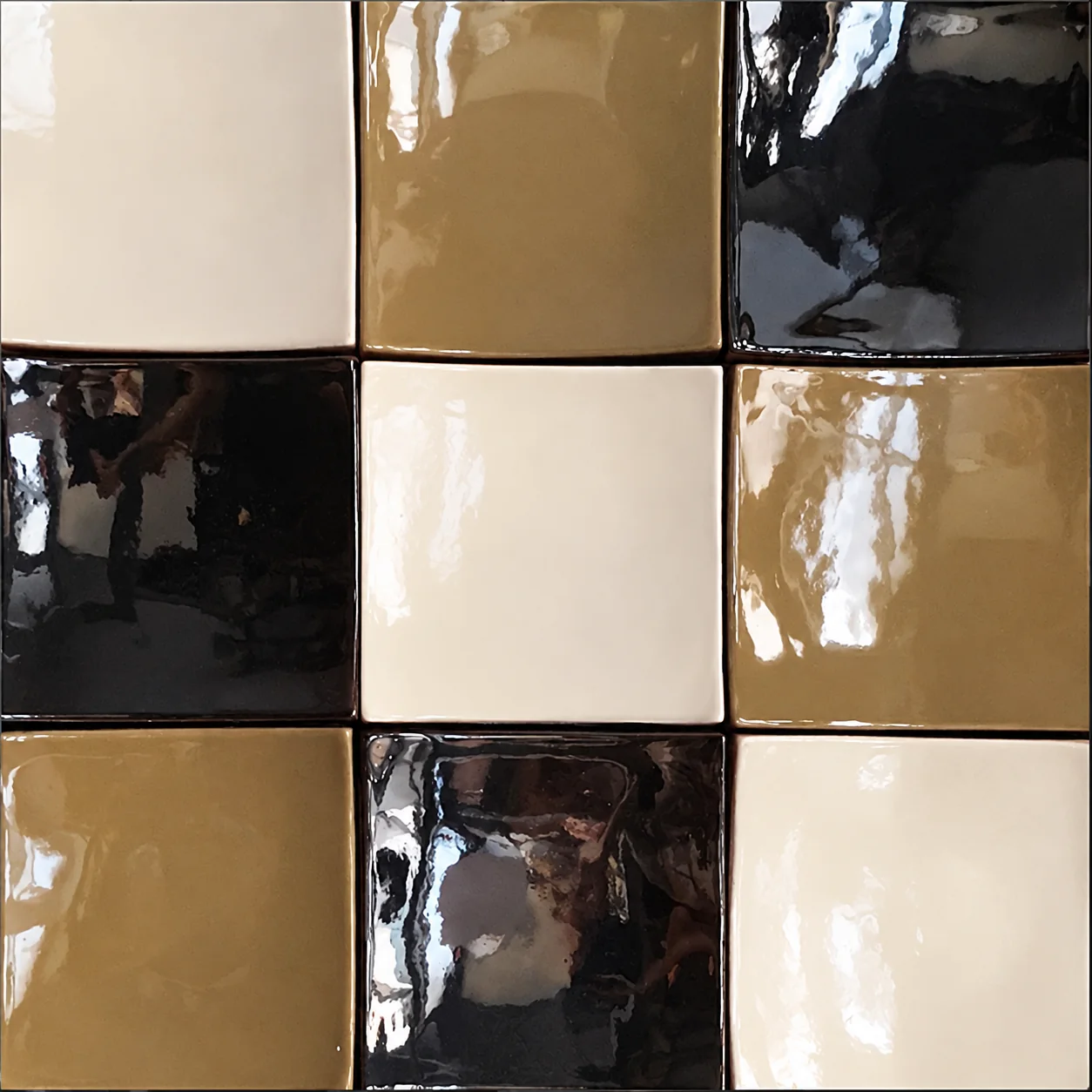 Composición de baldosas cerámicas cuadradas brillantes
